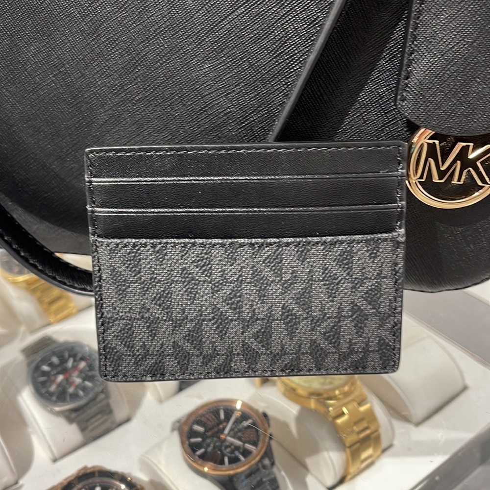 MICHAEL KORS MENS
Cooper Graphic Logo Tall Card Case
Style# 36S3LCOD2B
PINK 
NWT - Picture 4 of 16